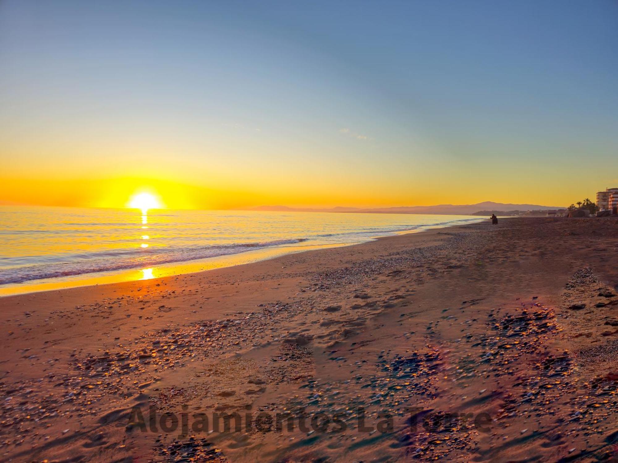 Laguna Beach Premium - Alojamientos La Torre Торрокс Екстер'єр фото