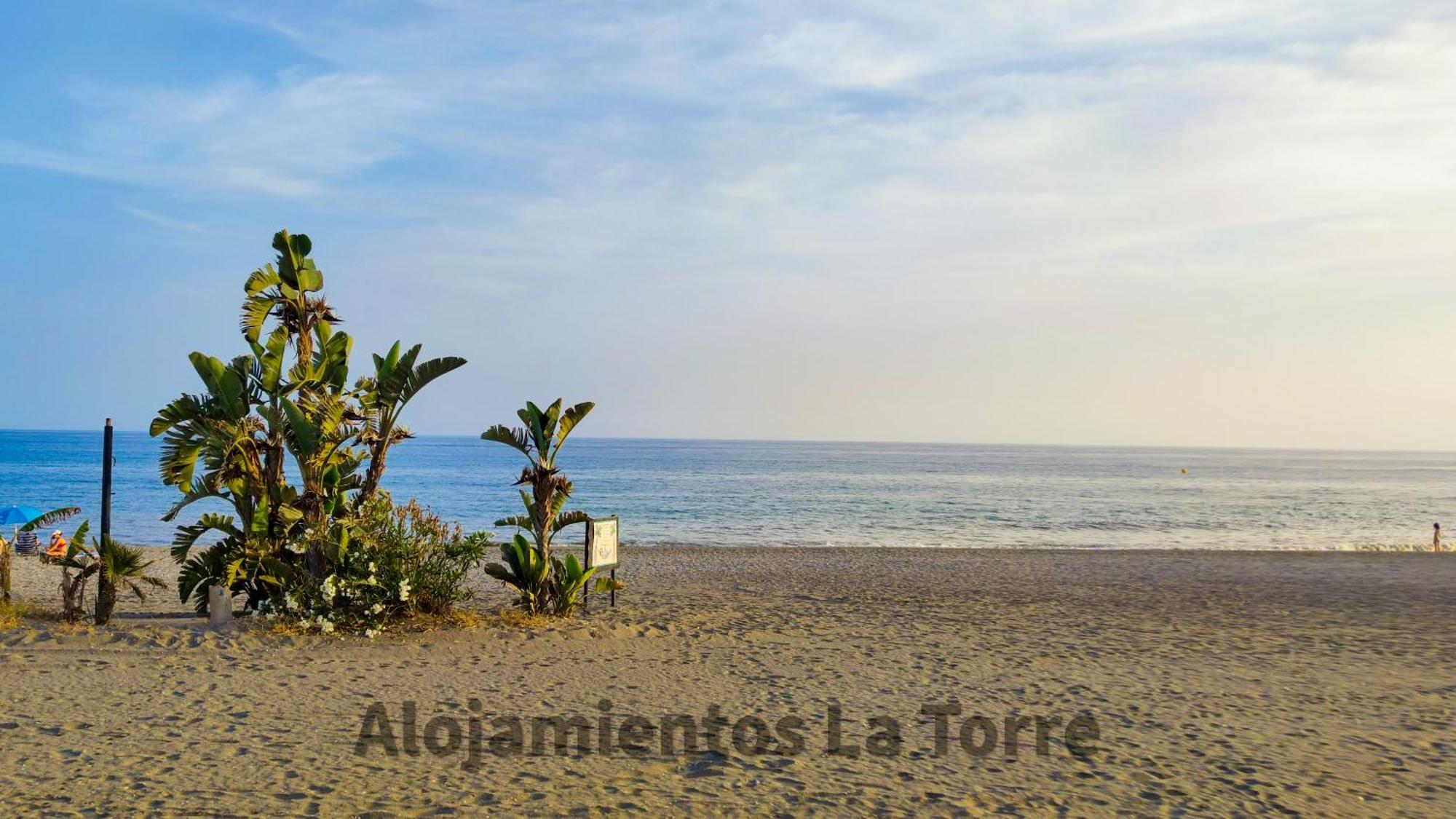 Laguna Beach Premium - Alojamientos La Torre Торрокс Екстер'єр фото